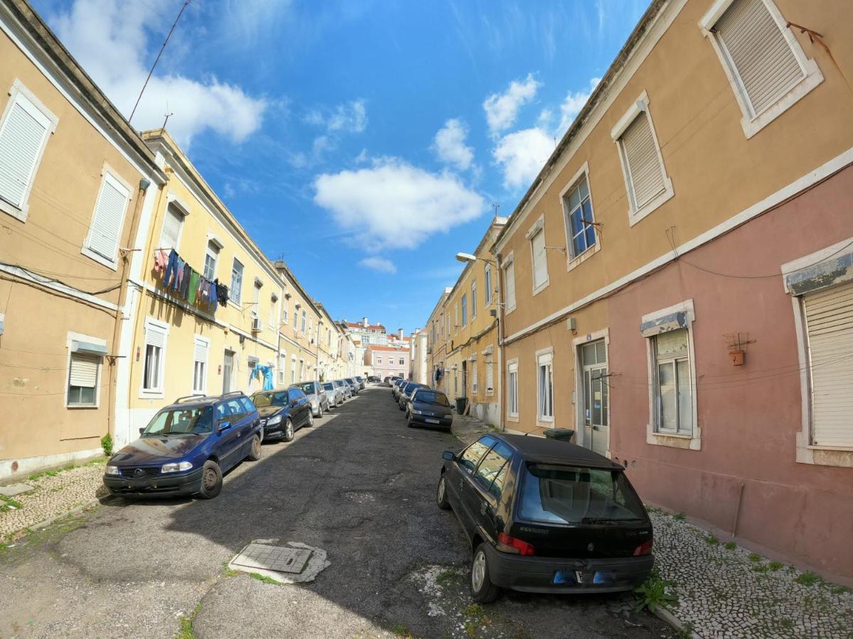 Lisbon T2 Apartment In Typical Villa In Sapadores Lisboa Extérieur photo