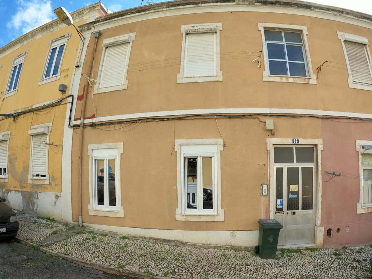 Lisbon T2 Apartment In Typical Villa In Sapadores Lisboa Extérieur photo
