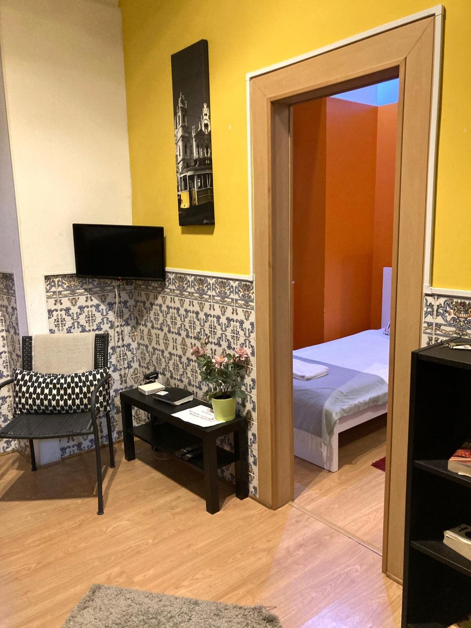Lisbon T2 Apartment In Typical Villa In Sapadores Lisboa Extérieur photo